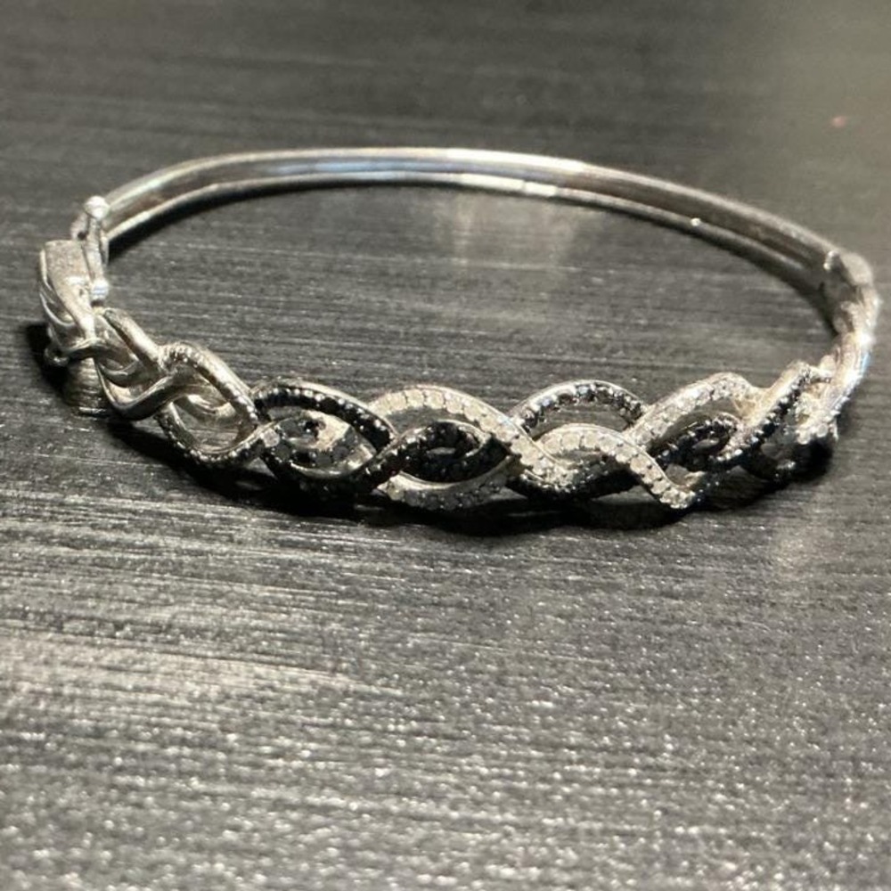 Sterling Silver Black and White Stone Infinity Twist Bangle Bracelet Clasp 2.25"